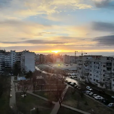 Cozy With Balcony On The Black Sea- Part Of The Family 'vicki Varna