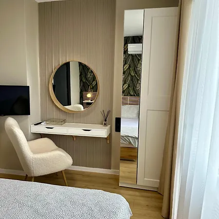 Cozy With Balcony On The Black Sea- Part Of The Family 'vicki Apartament