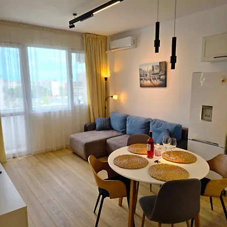 Apartament Cozy With Balcony On The Black Sea- Part Of The Family 'vicki