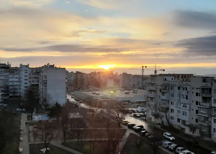 Cozy With Balcony On The Black Sea- Part Of The Family 'vicki Warna